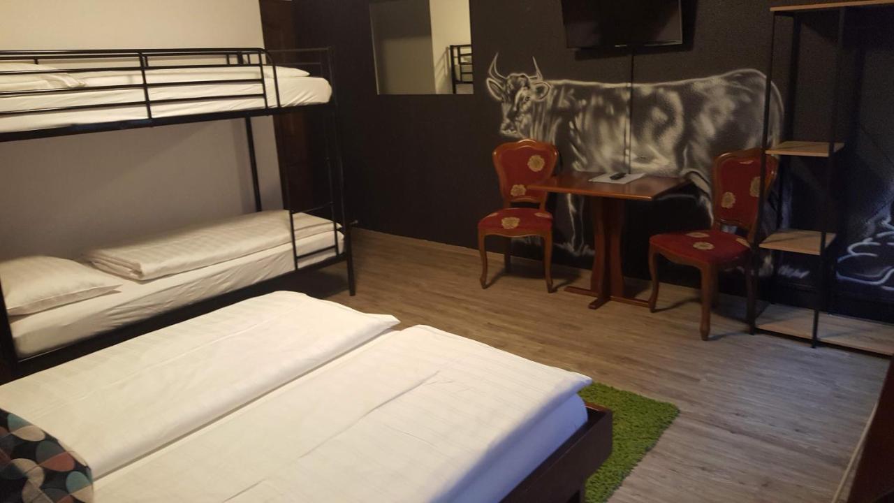 Mama Muh Self-Check-In Hotel Linz Exterior photo